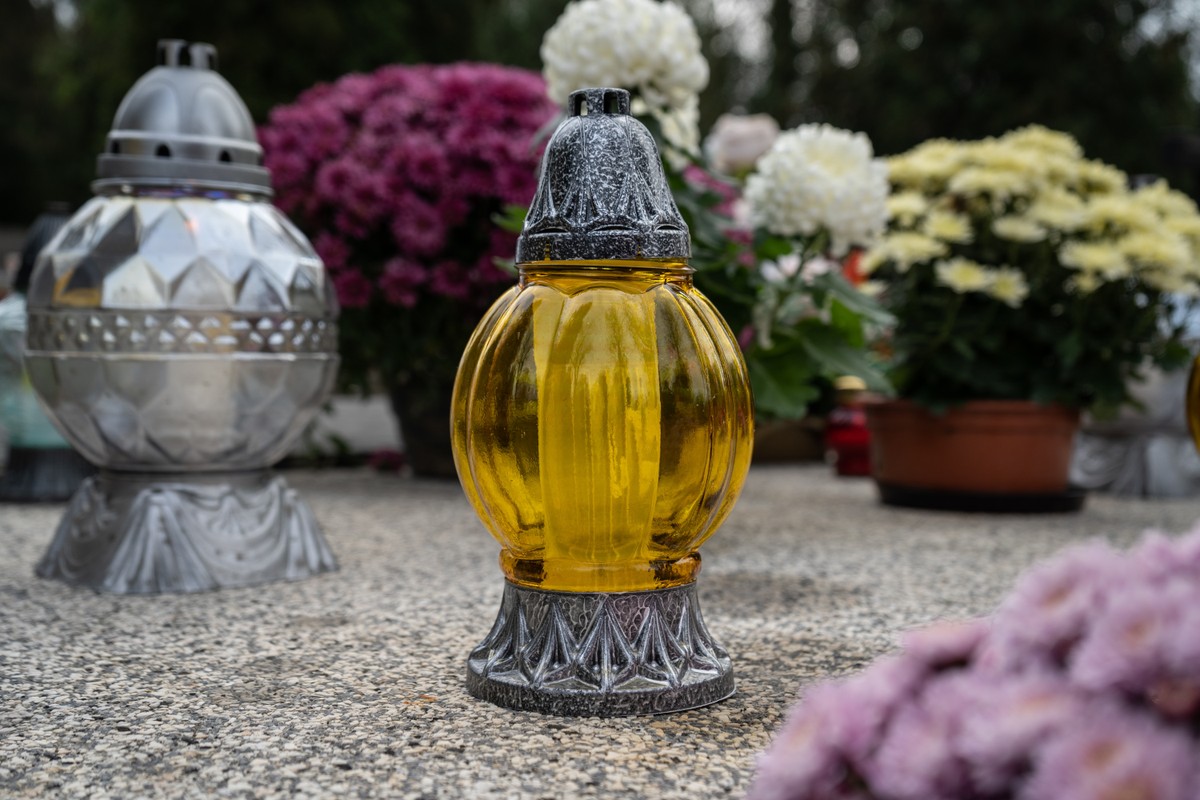 znicz, znicze, cmentarz, nagrobek