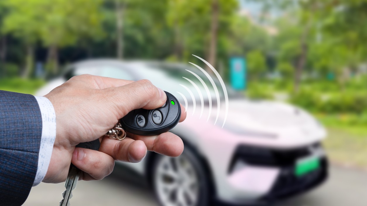 Autoalarm sa spúšťa bez dôvodu? Päť najčastejších príčin a ako ich odstrániť. 