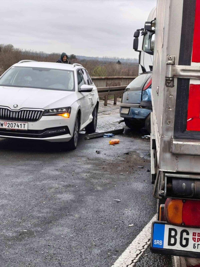 Saobraćajna nesreća na mostu Kovin-Smederevo 