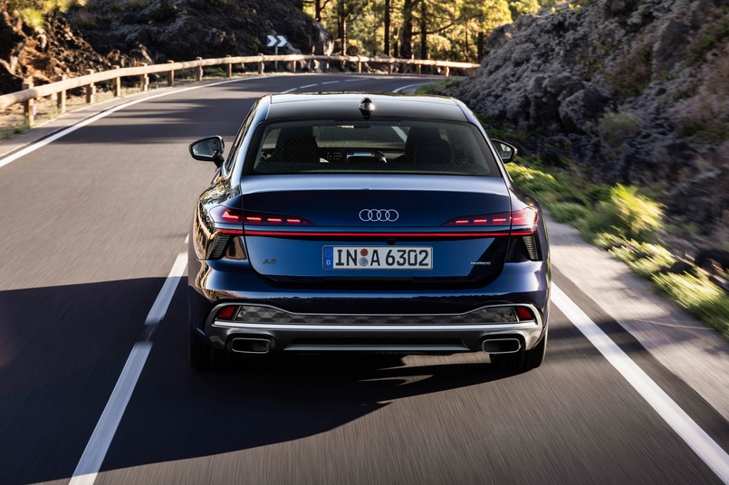 Audi A6 Sedan