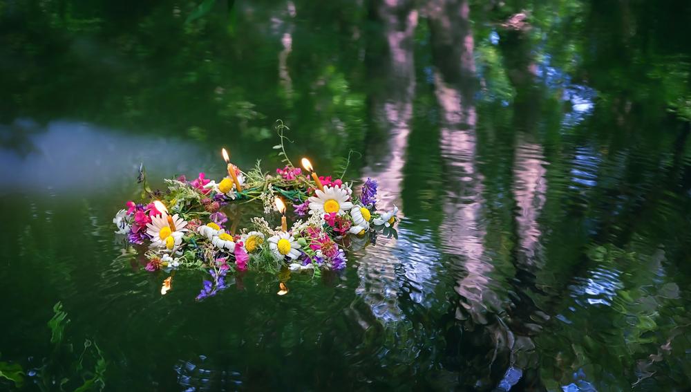 Wianki na noc kupały (zdj. Shutterstock/ju_see)