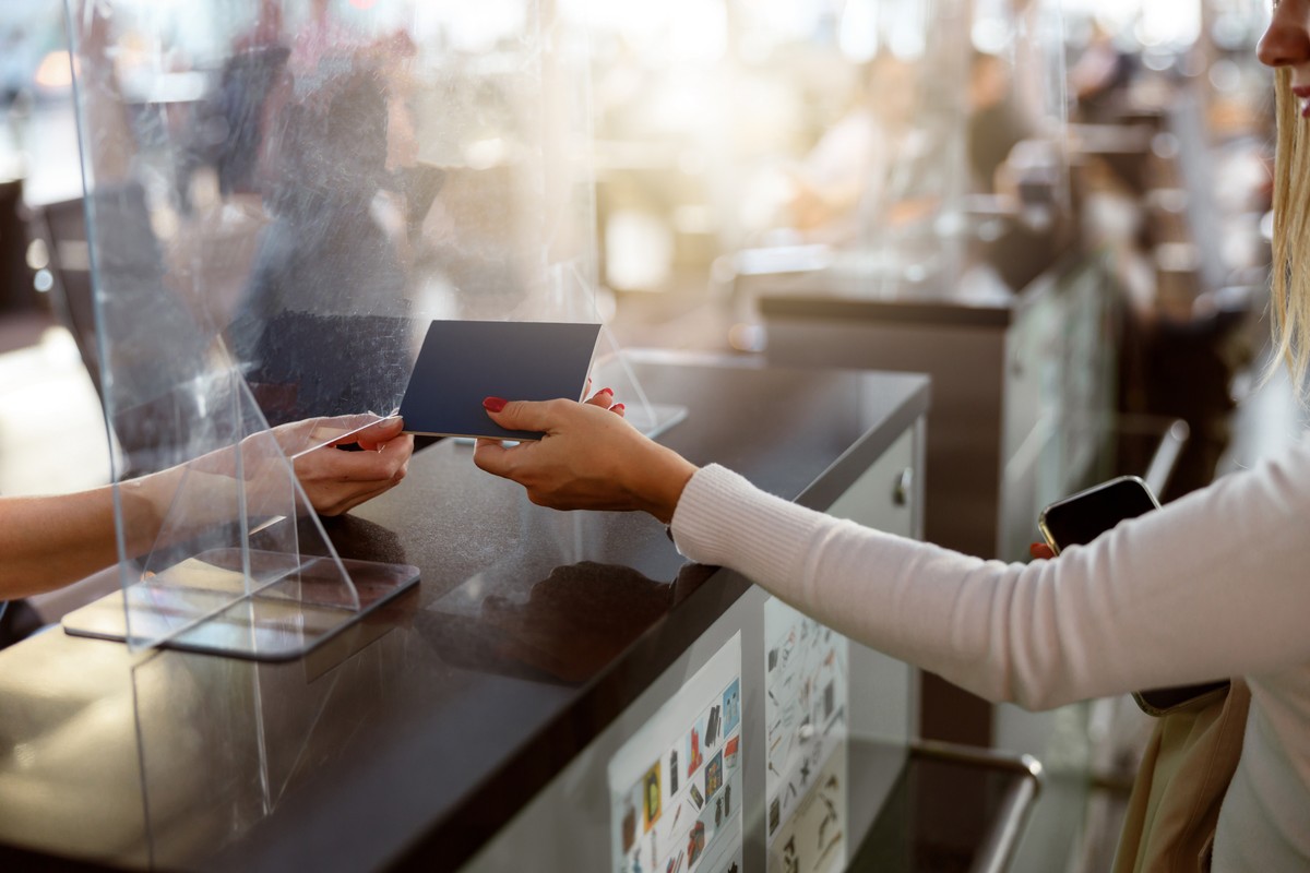 Wielki wyciek danych na wakacjach. 100 tys. turystów poważnie zagrożonych
