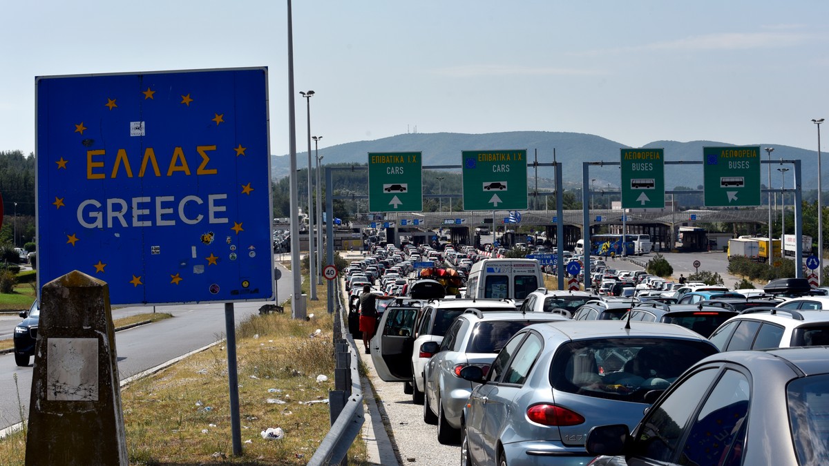 LETOVANJE U GRČKOJ I DALJE BROJ 1! Srbi Tursku zamenili zemljom EU, a evo kako se kreću cene aranžmana - nova pravila na granicama prave HAOS