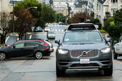 Uber testuje autonomiczne samochody na ulicach San Francisco – bez pozwolenia