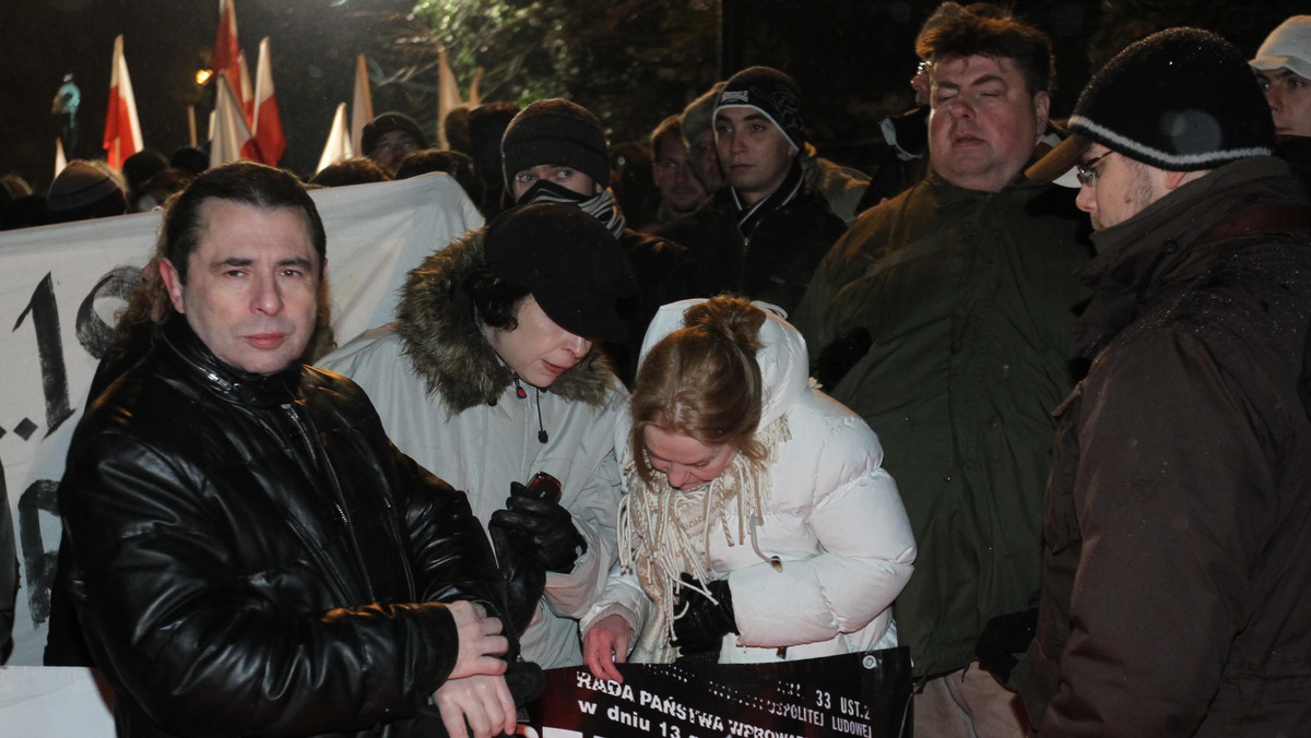 Od 29 lat w Polsce odbywa się ta sama psychodrama. Stojąc nad grobem wysłuchuje ciągle tego samego.