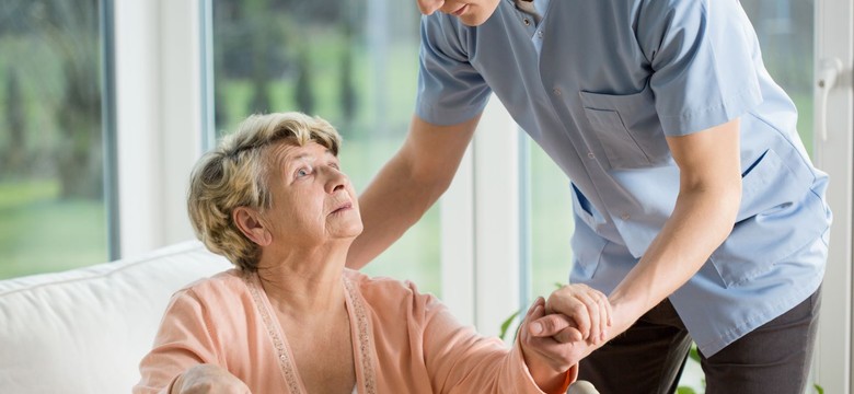 Ile zarabiają pracownicy socjalni w 2025 roku? Nowe dane