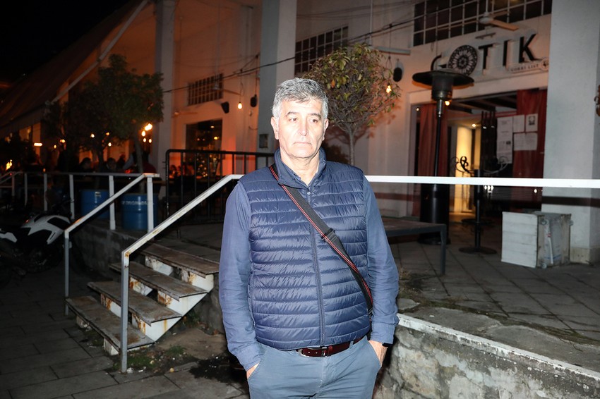 Nenad Periš ispred kluba iz kog je kobne noći istrčao njegov sin i nestao