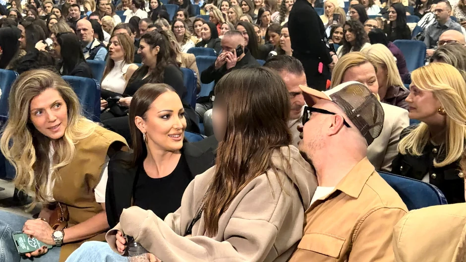 Aleksandra Prijović priča sa ćerkom Saleta Tropika