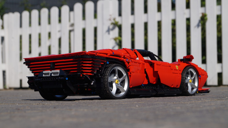 Ferrari Daytona SP3 - Lego nie tylko dla dziecka