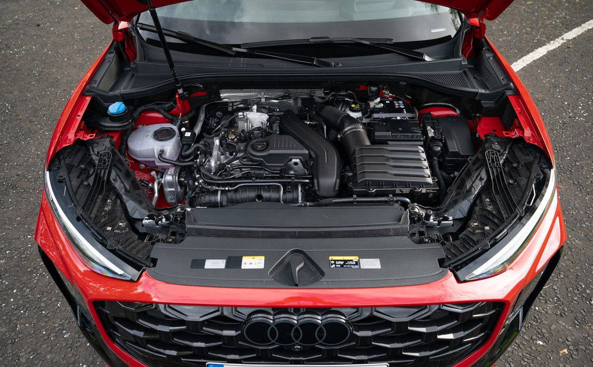 Nowe Audi Q3 jest dostępne jako klasyczny SUV oraz w nadwoziu coupe. Silnik 2.0 TDI to będzie hit