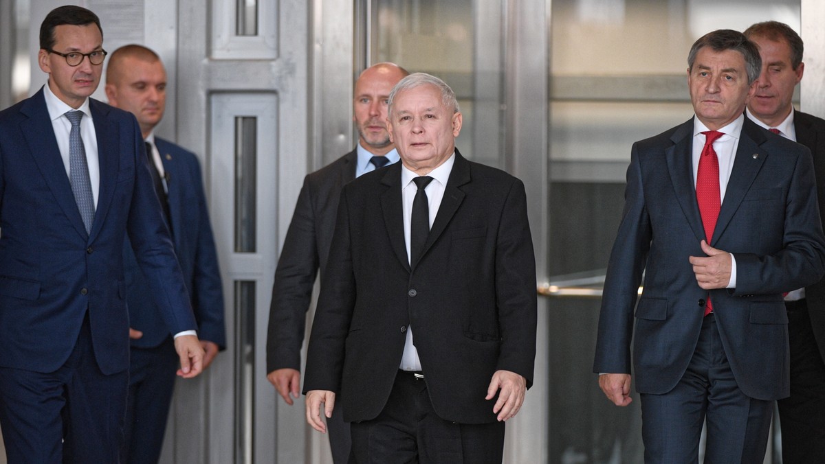 Prezes PiS Jarosław Kaczyński, premier Mateusz Morawiecki, marszałek Sejmu Marek Kuchciński