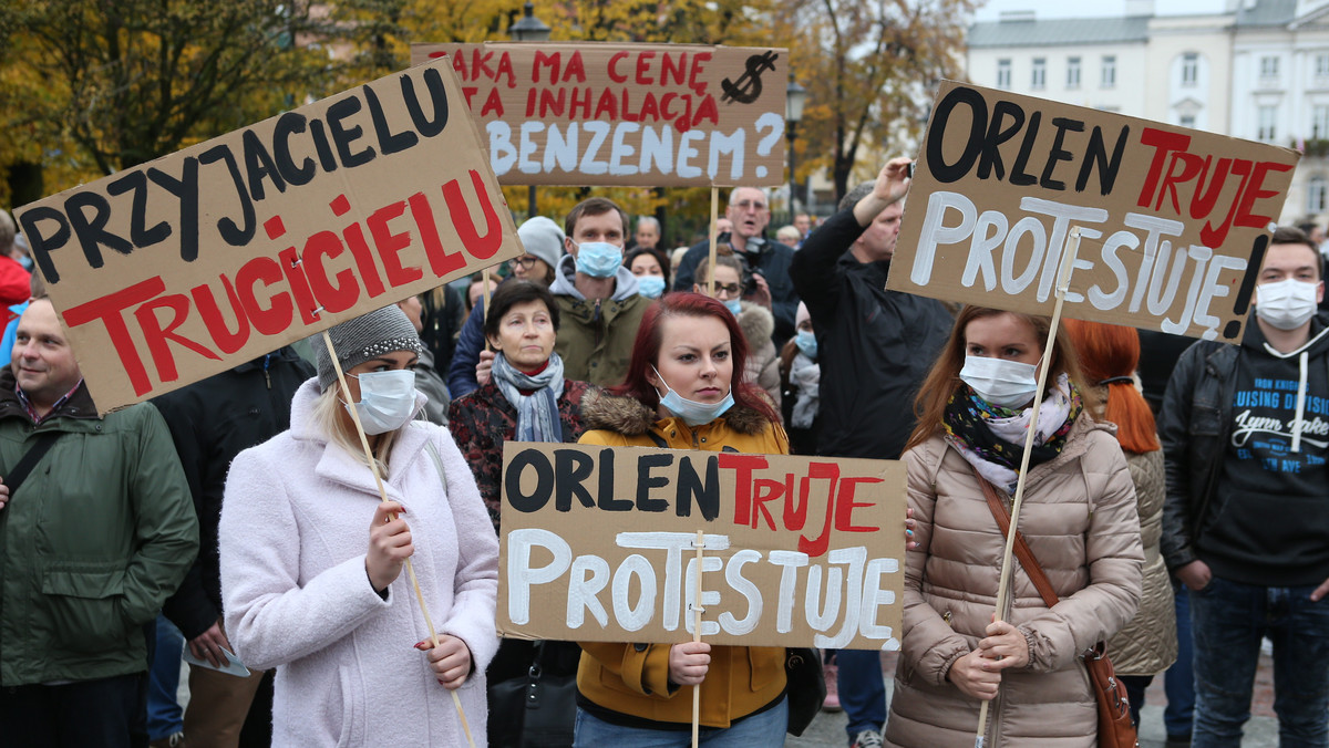 Kilkaset osób przeszło wczoraj ulicami Płocka domagając się od PKN Orlen wyjaśnień w sprawie odnotowanego tam we wrześniu podwyższonego stężenia benzenu i jednocześnie uciążliwego odoru. Marsz odbył się pod hasłem "Orlen przestań truć".
