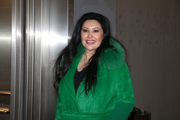 "DEVOJKE SA 30 GODINA SVAŠTA SEBI RADE" Dragana Mirković otkrila da li je radila nešto na sebi: "Šta ako ne budem ličila na sebe?"