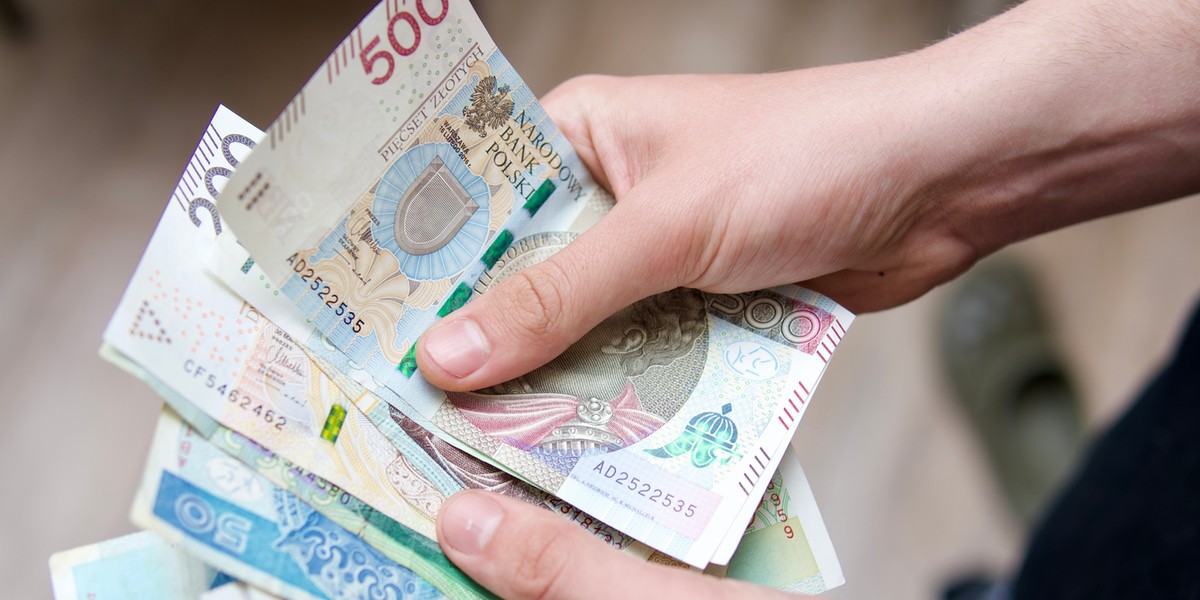 Banknoty w Polsce emitowane są w nominałach od 10 do 500 zł.