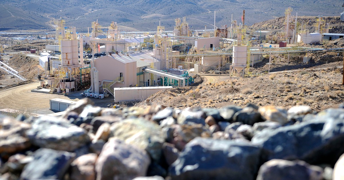 Pozorny spokój na surowcowej wojnie. Adwersarze Chin wydają miliardy na dywersyfikację