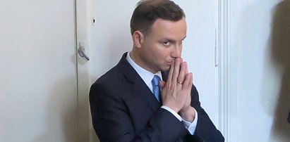 Niedziela Dudy. Selfie z córką i modlitwa o drugą turę