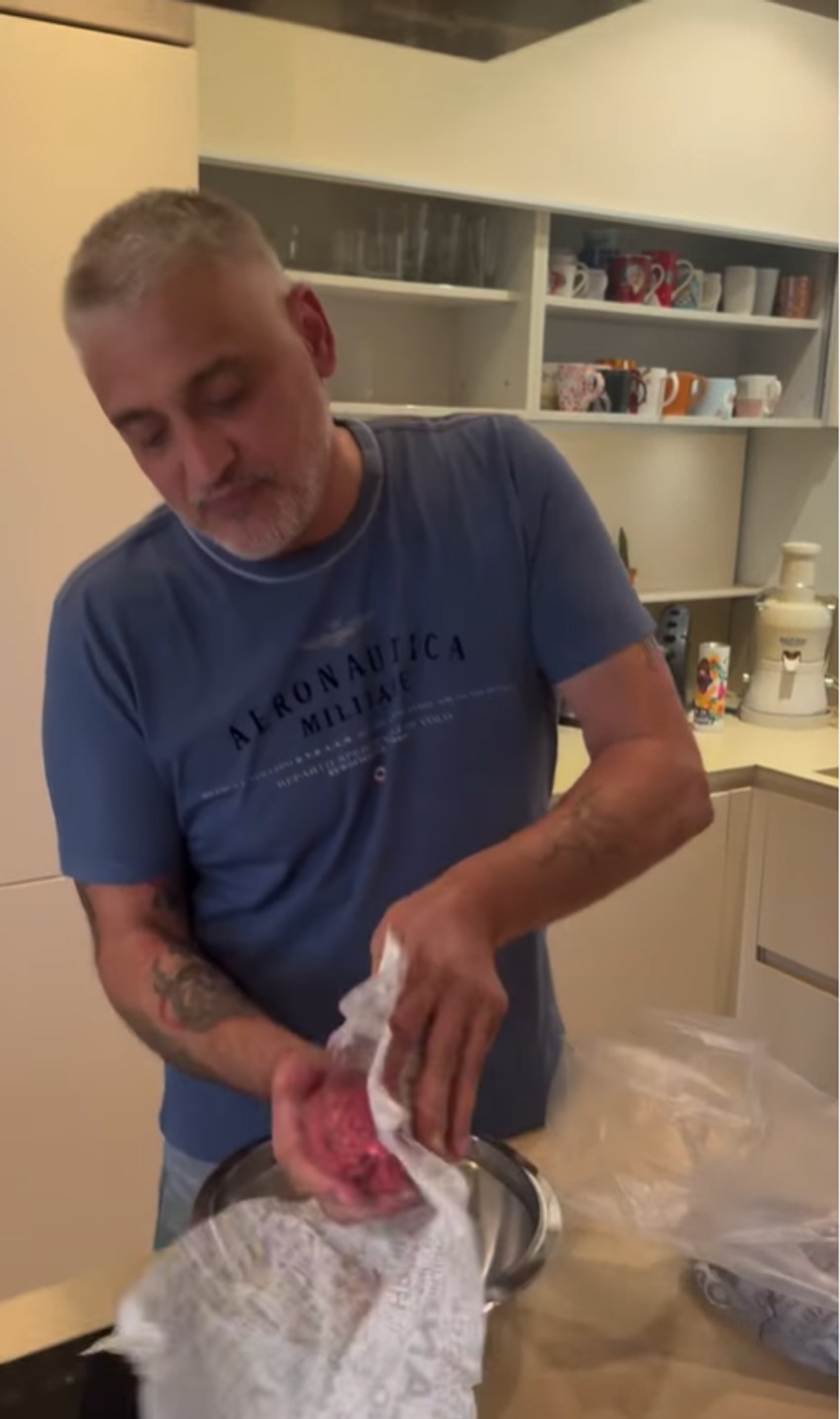 Stan iz kojeg iseljavaju Čedu Jovanovića i Acu Kosa