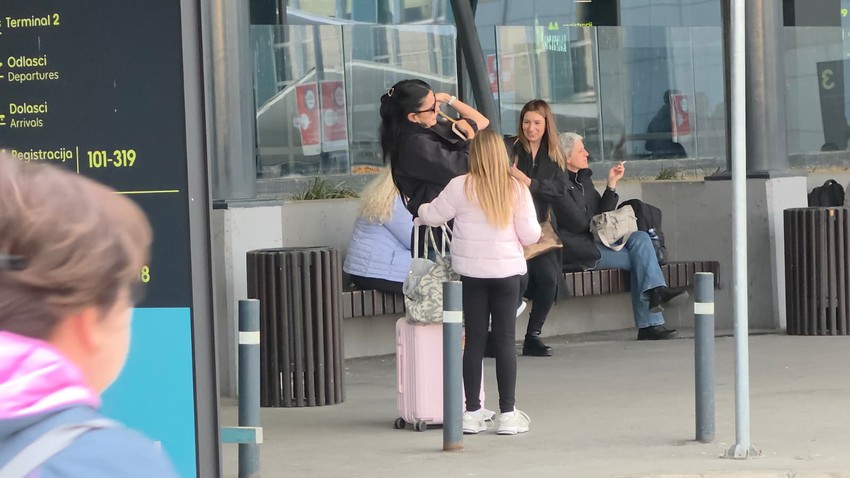 Aleksandra Jeftanović sa mužem i detetom