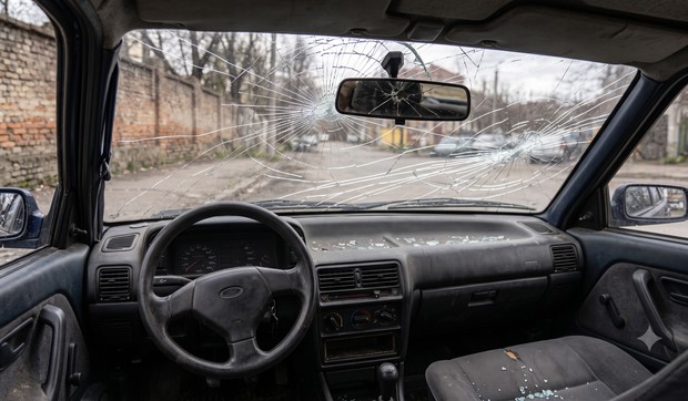 Eksplozija spreja za čišćenje automobila - ilustracija