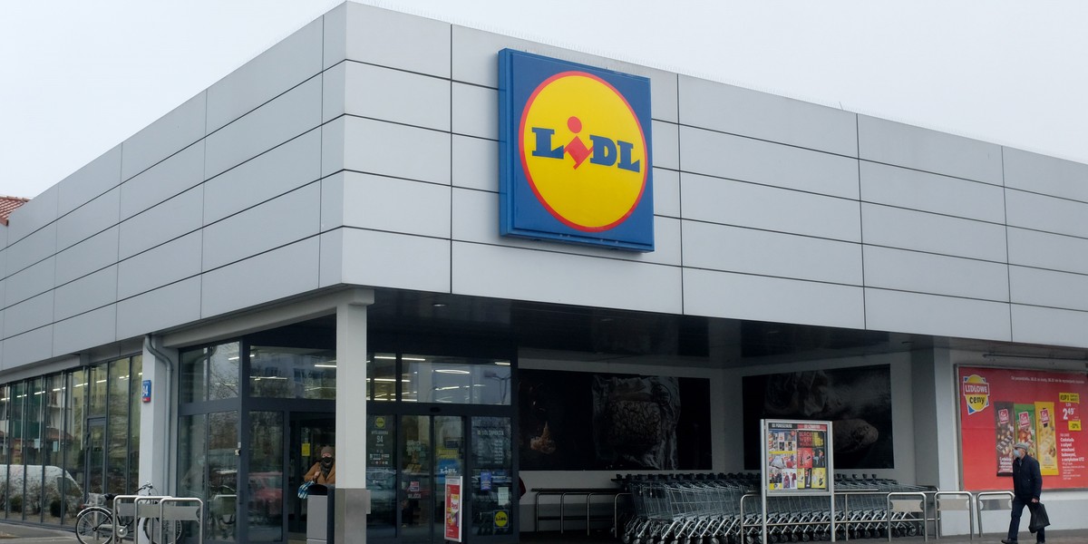 Od środy (26.01) Lidl będzie sprzedawał testy medyczne do samokontroli.