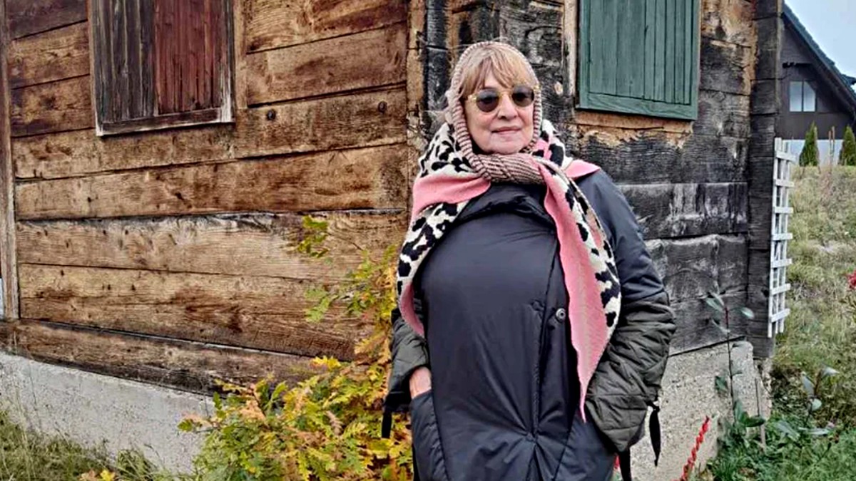 "EVO, JA NE ZNAM KAKO ĆU SE UDATI" Poznata Srpkinja (66) ima profil na sajtu za odrasle: "To će mi omogućiti da lagodno živim"