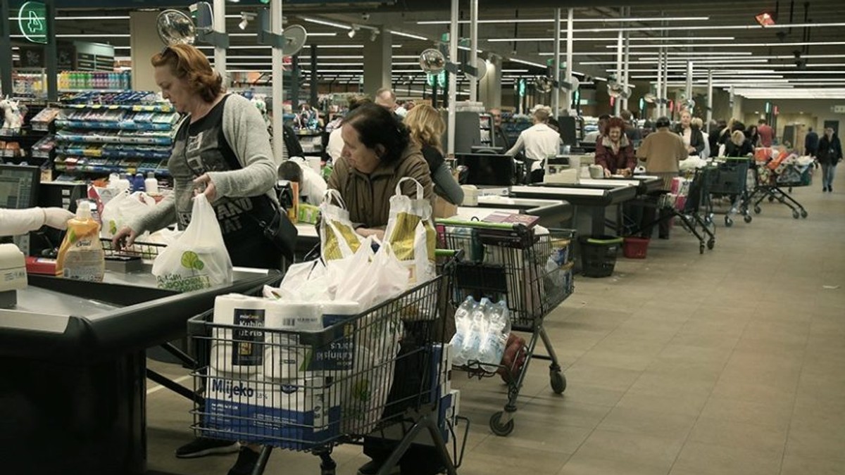 Evo kako prepoznati proizvode koji će pojeftiniti: Nemački market koji posluje i u Srbiji koristi ovaj trik, pogledajte oznake na rafovima Kép