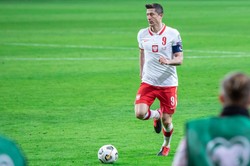 Lewandowski przed meczem z Węgrami bawił się na urodzinach miliardera