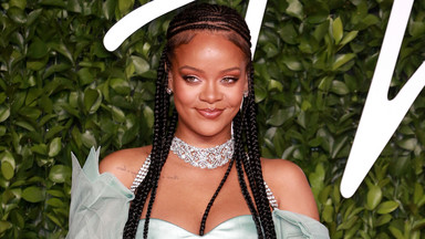 Rihanna wyeksponowała ciążowy brzuszek. Opublikowała bardzo intymne kadry