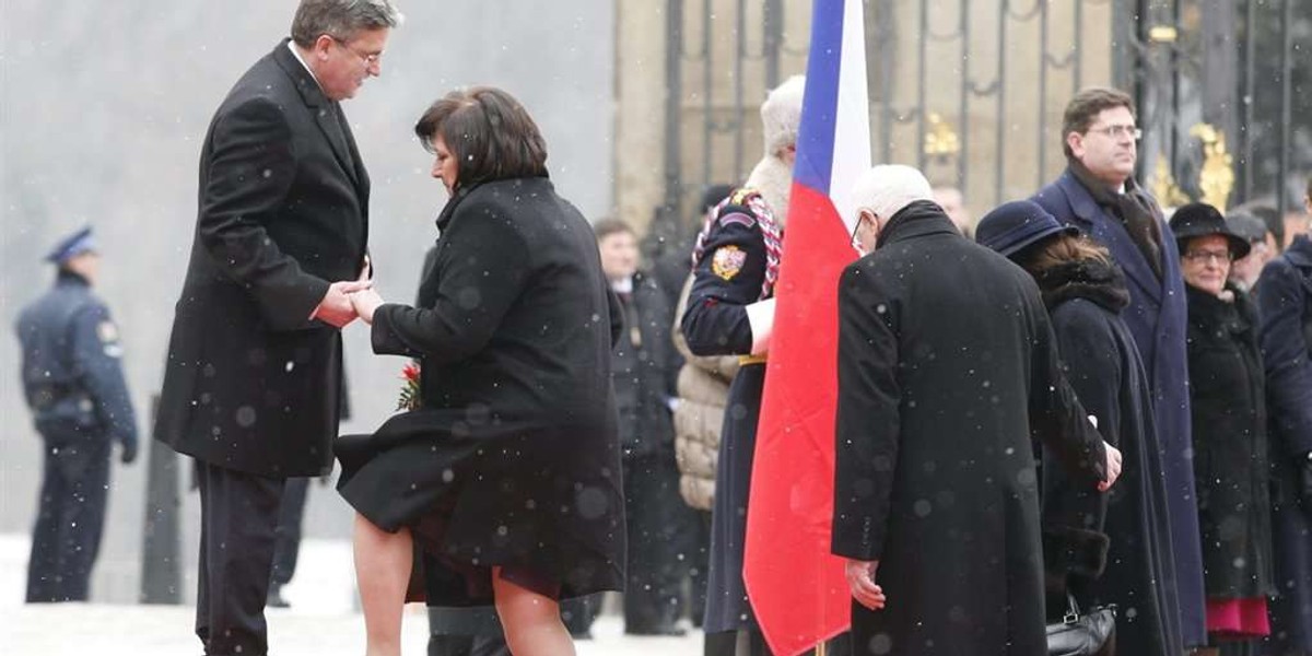 Komorowski nie popełnił gafy! I troszczy się o żonę! FOTO