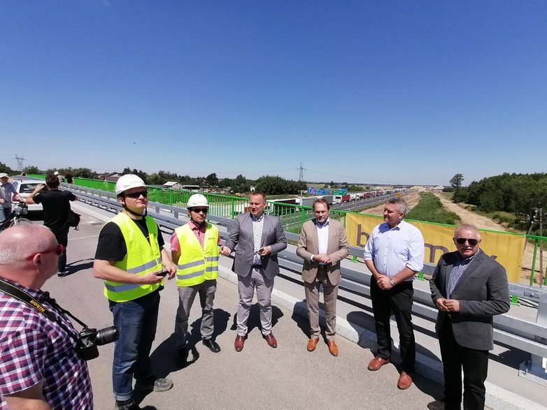 Otwarty wiadukt w Piotrkowie Trybunalskim nad autostradą A1, ważny dla mieszkańców Grabicy (2)