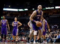 Dobry mecz Gortata. Polak zdobył 25 punktów. Suns pokonali Jazz