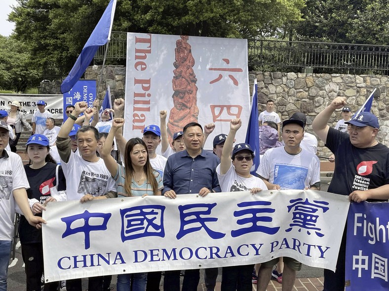 Wang Dan, były przywódca studentów podczas chińskich protestów, na spotkaniu upamiętniającym masakrę na placu Tiananmen w 1989 r., 3 czerwca 2023 r.