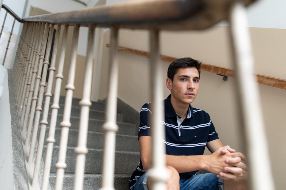 Leutar.net Denis Murić, "ničije dijete": Bolje da perem čaše u Njemačkoj nego da blatim svoje ime