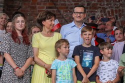 Darmowe leki dla seniorów. Morawiecki: Rząd zajmie się tym za parę dni...