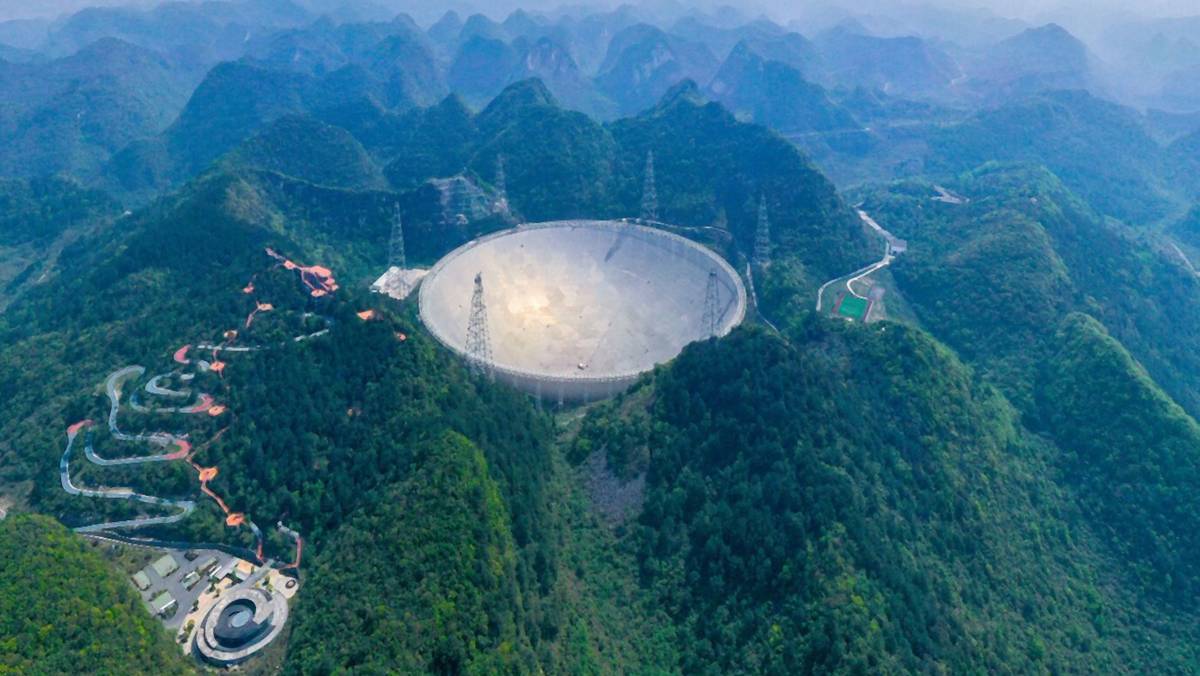 Chiński teleskop FAST