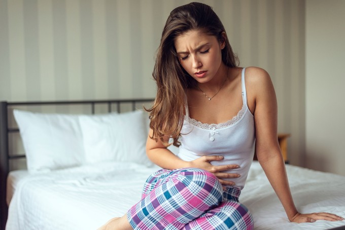 Elmaradó, szabálytalan menstruáció: valóban jó, ha fogamzásgátlóval állítják be?