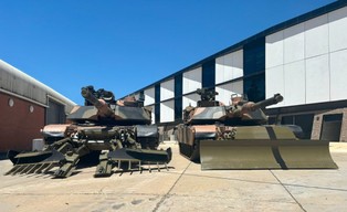 Polskie Abramsy dostały prezent. Przegryzą się przez każde pole minowe