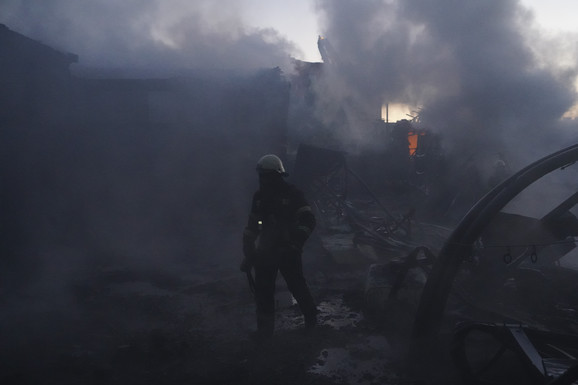 Najmanje šestoro povređenih u ruskim napadima na Ukrajinu: "Ostaci oborenih dronova pogodili civile, među njima i dete"