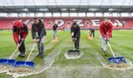 Mecz ekstraklasy odwołany. Boisko w Łodzi zamieniło się w basen [ZDJĘCIA]