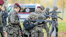 wojsko: „dobrowolsi” lepsi niż powszechny pobór?