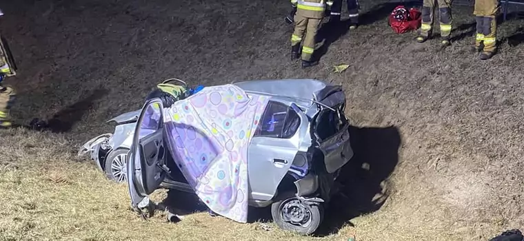 Tragiczny wypadek na S3. Na samochód z Ukrainy najechała ciężarówka. Pasażer zginął