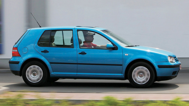 Volkswagen Golf IV (1997-2003) – 2000 r. za 4900 zł