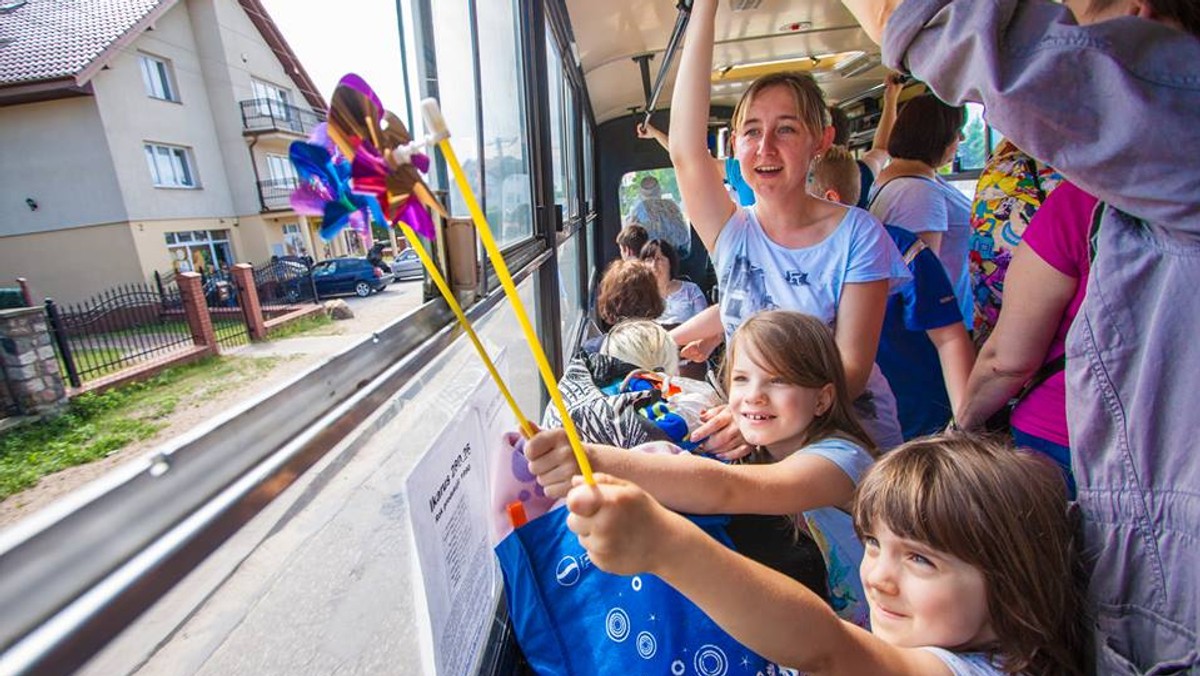 Już od września gdyńskie rodziny z co najmniej trojgiem dzieci będą mogły bezpłatnie podróżować komunikacją miejską. Urzędnicy szacują, że na nowych przepisach skorzystać może kilka tysięcy osób.