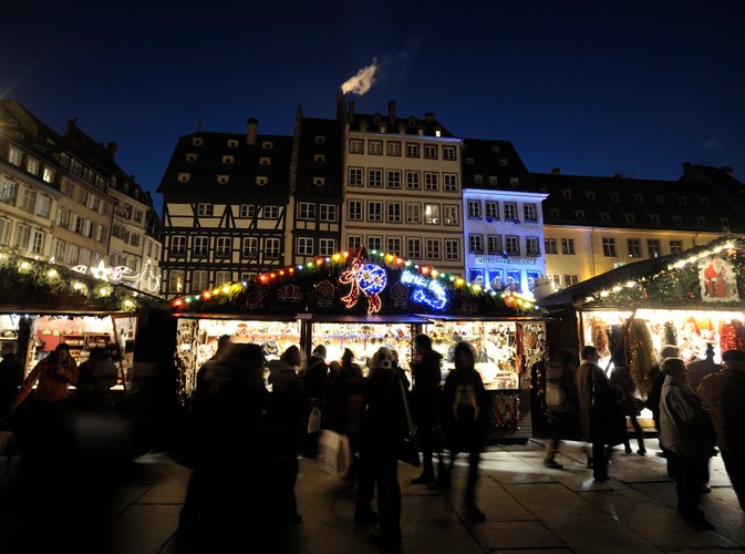 Świąteczny kiermasz w Strasbourgu we Francji