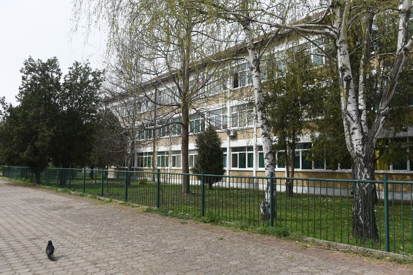 Osnovna škola u Kačarevu gde je dečak izvršio samoubistvo