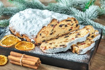 Drezdai stollen: "a" gyümölcskenyér