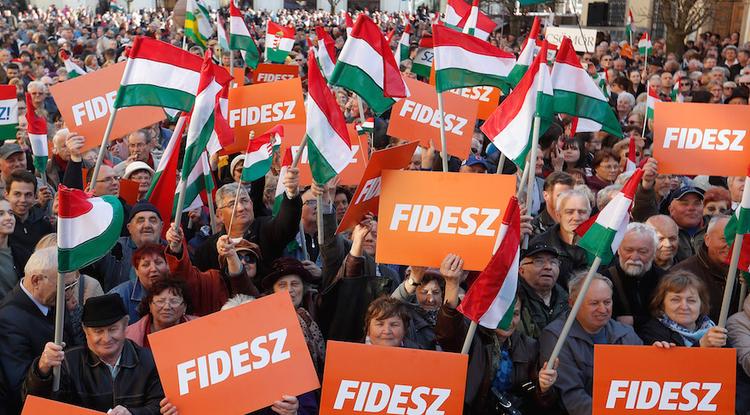 A vírus jót tett a Fidesznek: 5 éve nem volt ilyen alacsony a kormánnyal elégedetlenek száma