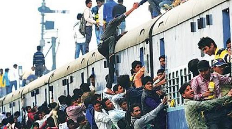 Indiában ilyen is lehet a vo­nat­­­sze­­­ren­csétlenség - fotók!