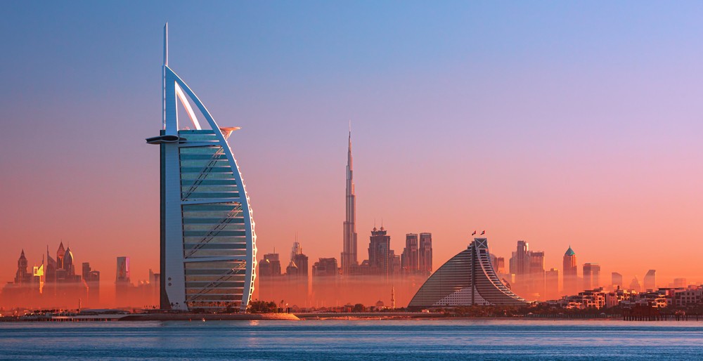 Ikonický Burj Al Arab v tvare plachetnice.