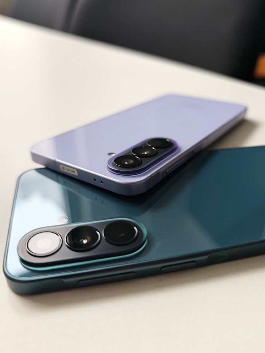 Galaxy A37 i Galaxy A57